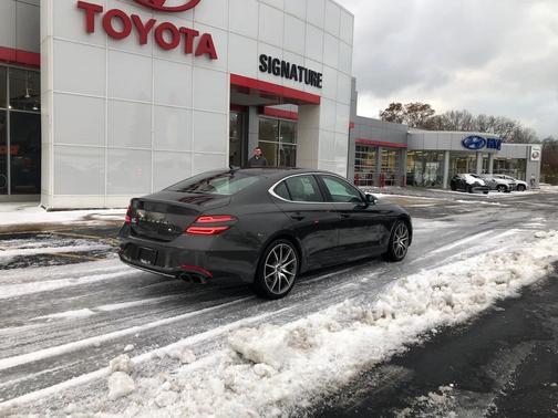 2023 Genesis G70 2.0T AWD
