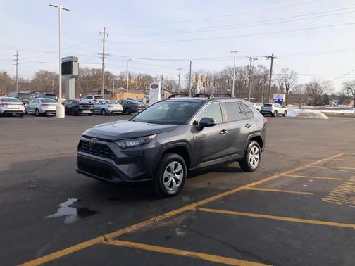 2019 Toyota RAV4 LE