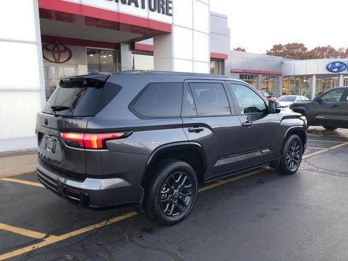 2024 Toyota Sequoia Platinum