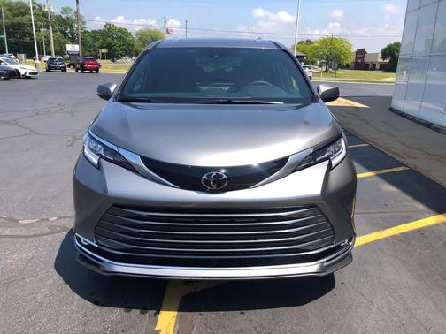 Heavy Metal 2026 Toyota Sienna Limited