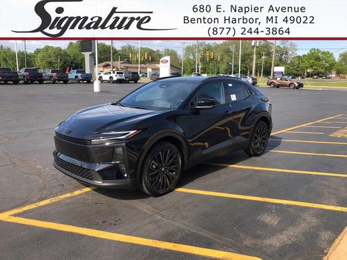 Midnight Black Metallic 2026 Toyota C-HR XSE