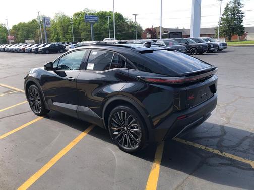 Midnight Black Metallic 2026 Toyota C-HR XSE