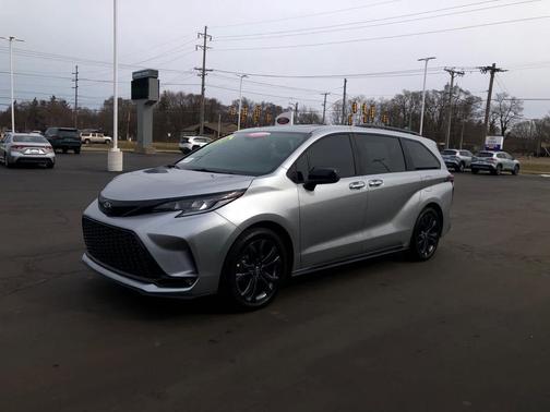 2025 Toyota Sienna XSE 7 Passenger