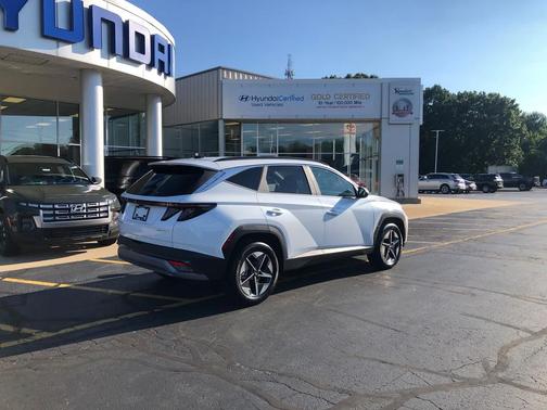 Creamy White Pearl 2026 Hyundai TUCSON Hybrid SEL Convenience
