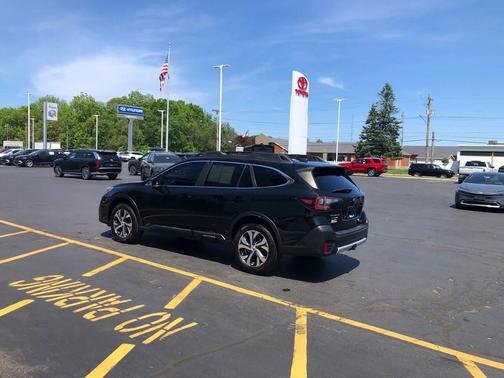 Crystal Black Silica 2020 Subaru Outback Limited XT