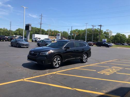 Crystal Black Silica 2020 Subaru Outback Limited XT