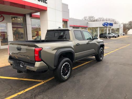 2026 Toyota Tacoma Hybrid TRD Off Road