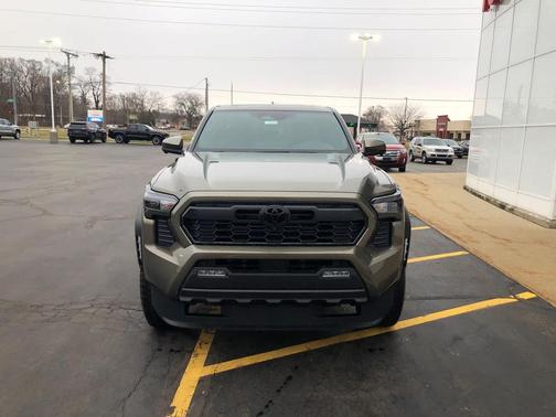 2026 Toyota Tacoma Hybrid TRD Off Road