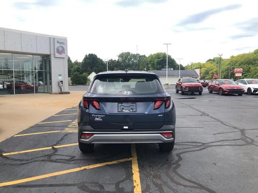 2026 Hyundai TUCSON SE