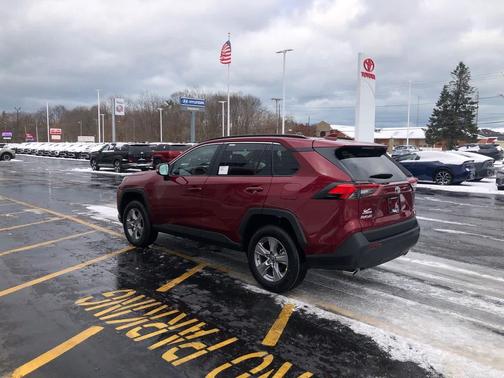 2025 Toyota RAV4 XLE