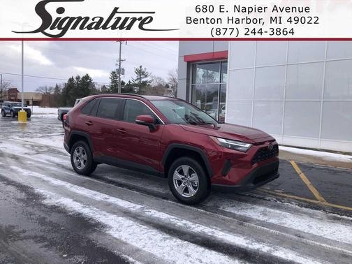 2025 Toyota RAV4 XLE