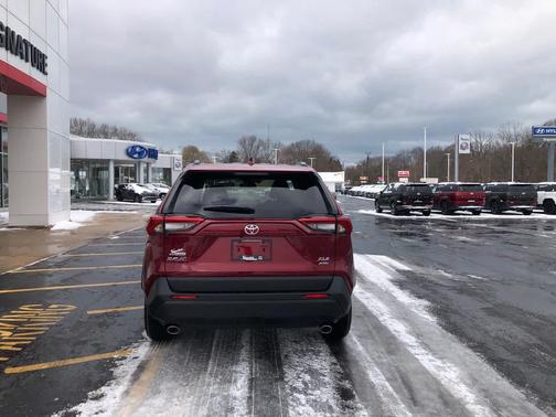 2025 Toyota RAV4 XLE