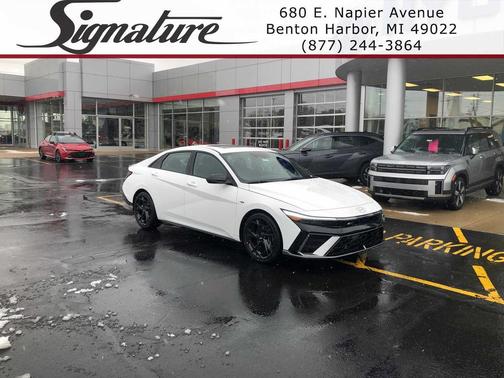 Atlas White 2026 Hyundai ELANTRA SE