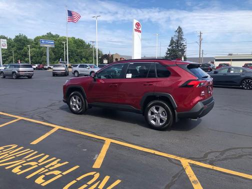 2025 Toyota RAV4 XLE
