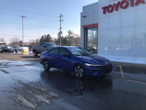 2025 Hyundai ELANTRA Sport