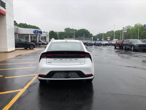 2025 Toyota Prius XLE