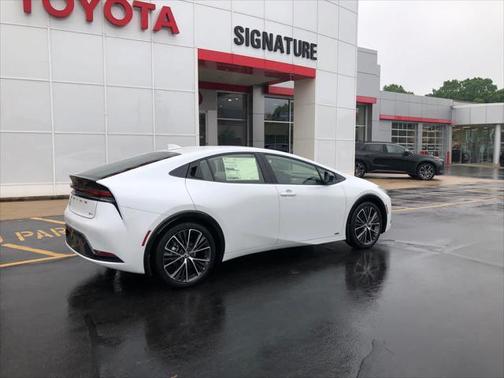 2025 Toyota Prius XLE