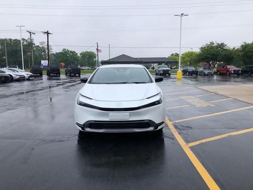 2025 Toyota Prius XLE