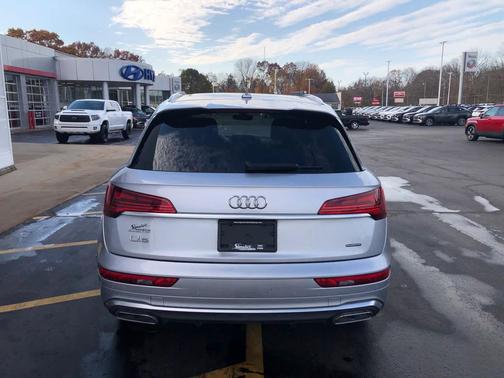 2023 Audi Q5 45 S line Premium Plus