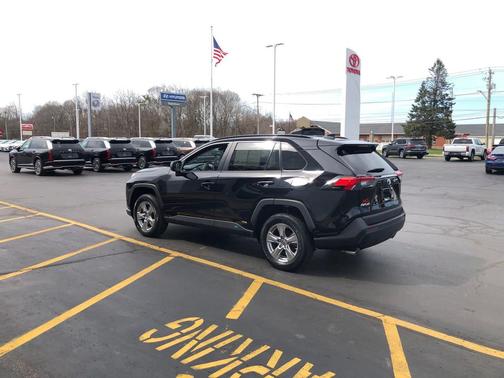 2024 Toyota RAV4 Hybrid LE