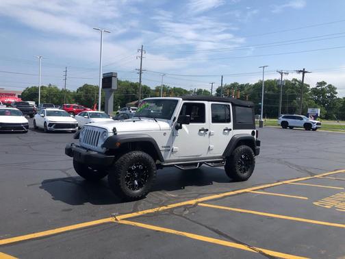 Bright White Clearcoat 2018 Jeep Wrangler JK Unlimited Sport