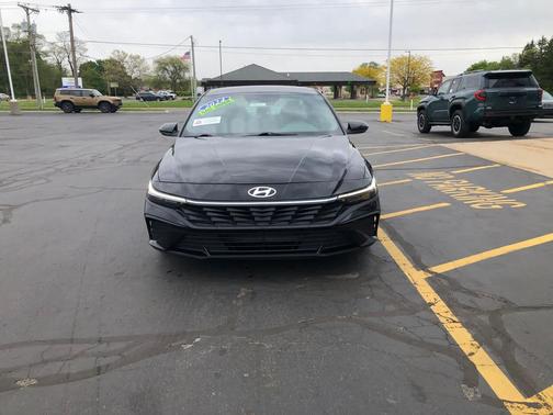 Abyss Black 2024 Hyundai ELANTRA SEL