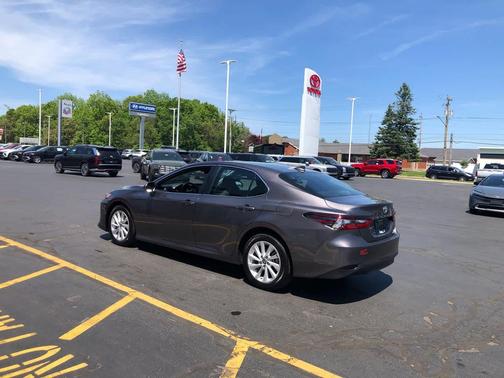 Predawn Gray Mica 2022 Toyota Camry LE