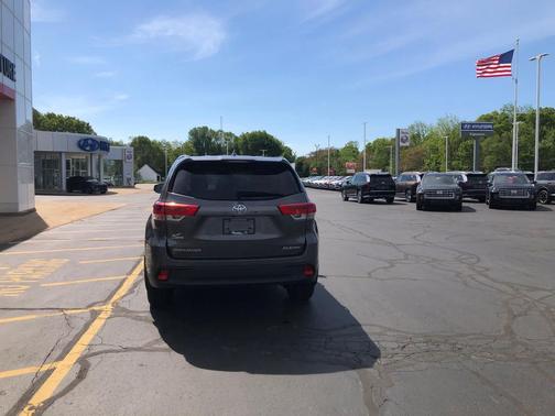 Predawn Gray Mica 2019 Toyota Highlander XLE