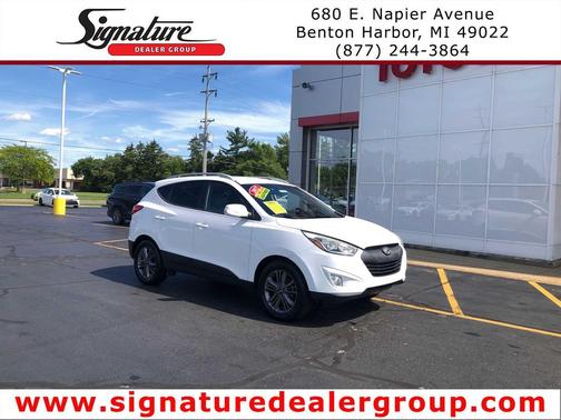 Winter White Solid 2015 Hyundai TUCSON SE