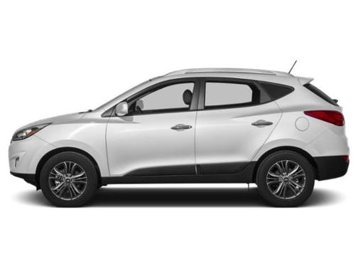 Winter White Solid 2015 Hyundai TUCSON SE