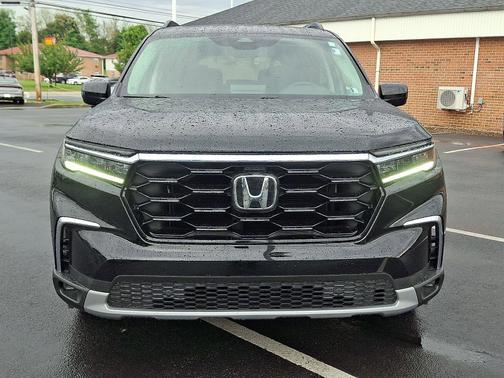 Crystal Black Pearl 2024 Honda Pilot