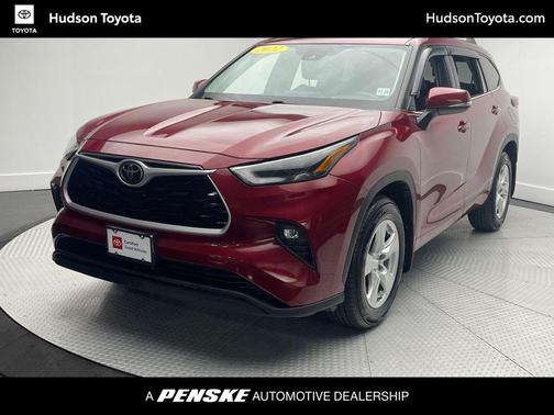 2022 Toyota Highlander LE