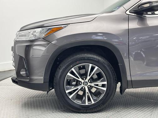Predawn Gray Mica 2019 Toyota Highlander LE Plus