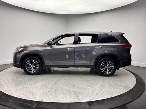 Predawn Gray Mica 2019 Toyota Highlander LE Plus