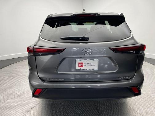 2025 Toyota Highlander XLE