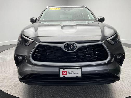 2025 Toyota Highlander XLE