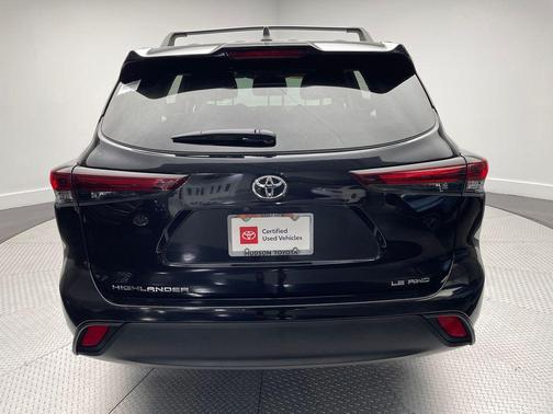 2025 Toyota Highlander LE