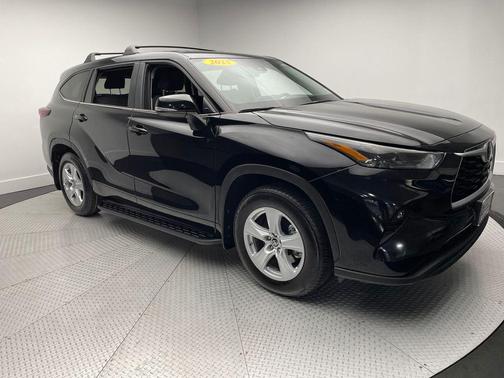 2025 Toyota Highlander LE