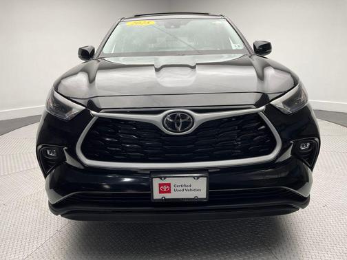 2025 Toyota Highlander LE