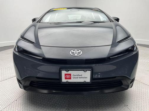 2025 Toyota Prius LE