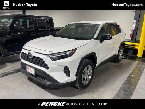 2025 Toyota RAV4 LE