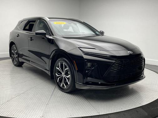 2025 Toyota Crown Signia XLE