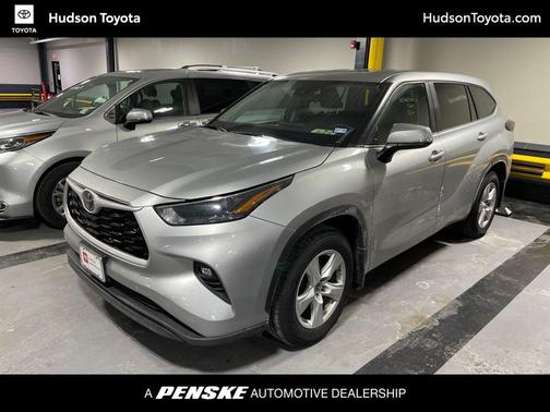 2024 Toyota Highlander LE