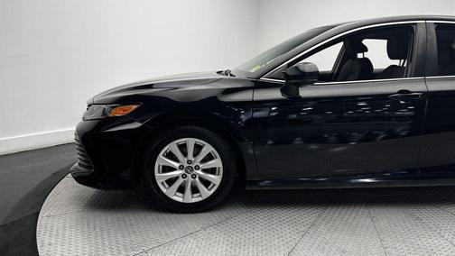 Midnight Black Metallic 2018 Toyota Camry LE
