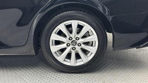 Midnight Black Metallic 2018 Toyota Camry LE