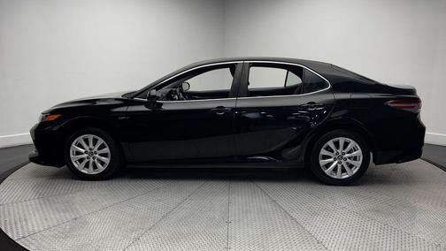 Midnight Black Metallic 2018 Toyota Camry LE