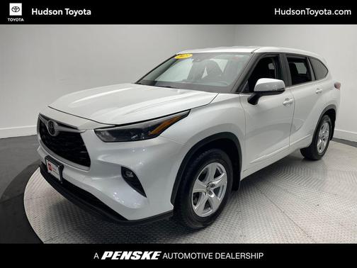 2023 Toyota Highlander LE