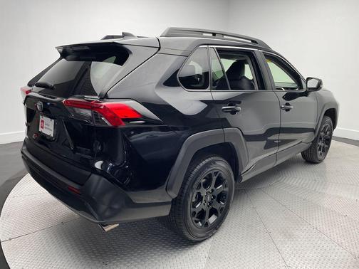 2020 Toyota RAV4 SE