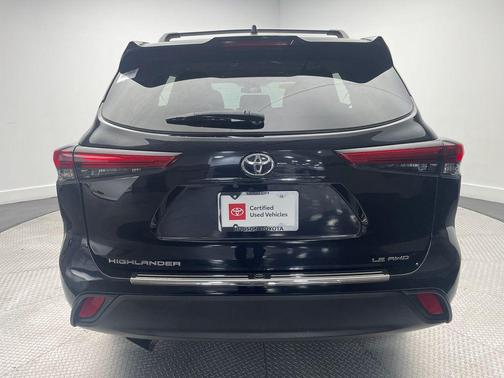 2020 Toyota Highlander LE
