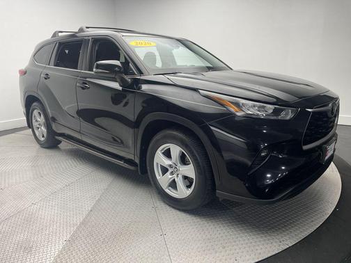 2020 Toyota Highlander LE